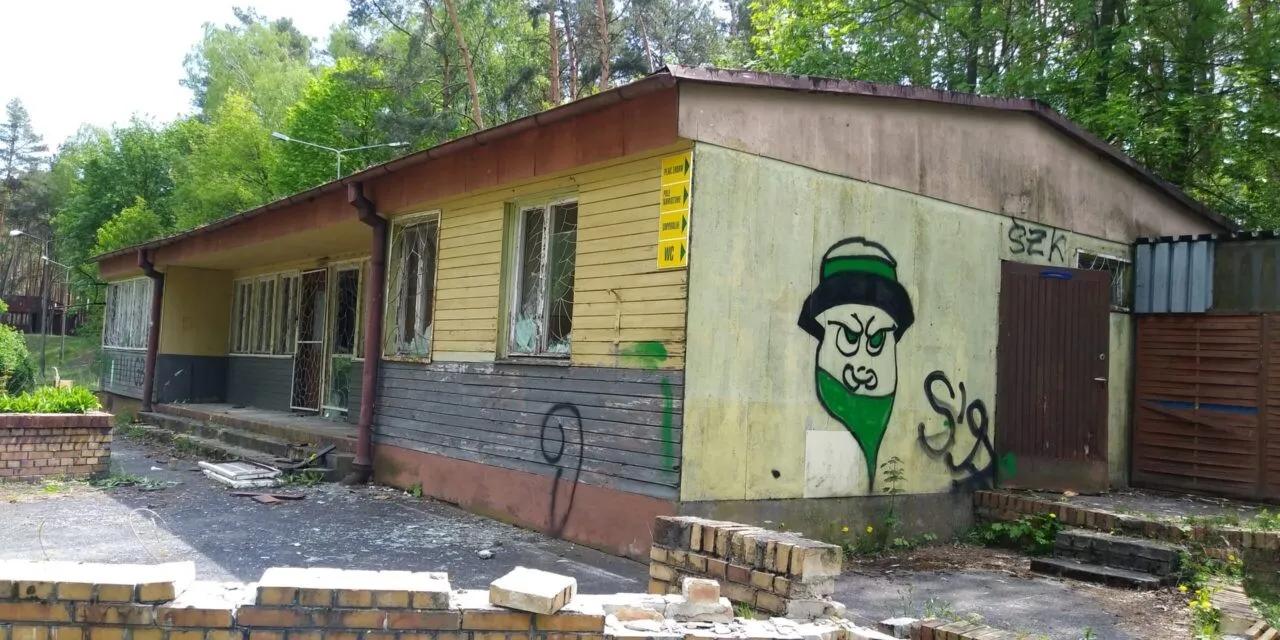 Zdjęcie opuszczonego miejsca: Opuszczony ośrodek “Babie Lato” k. Bełchatowa