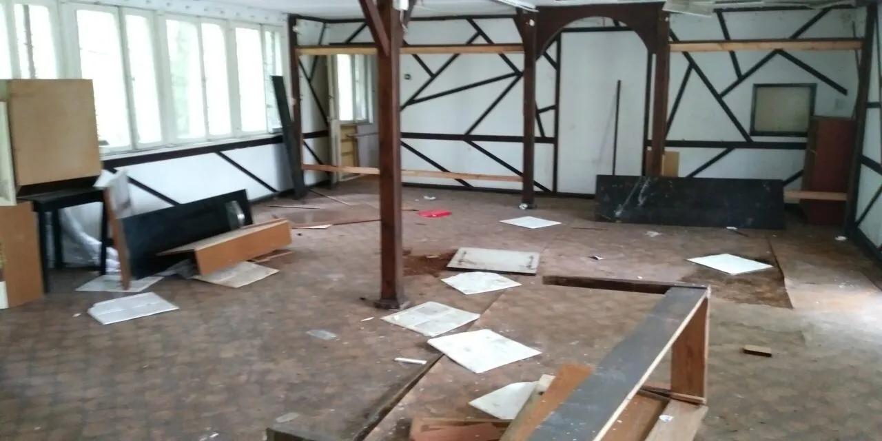 Zdjęcie opuszczonego miejsca: Opuszczony ośrodek “Babie Lato” k. Bełchatowa