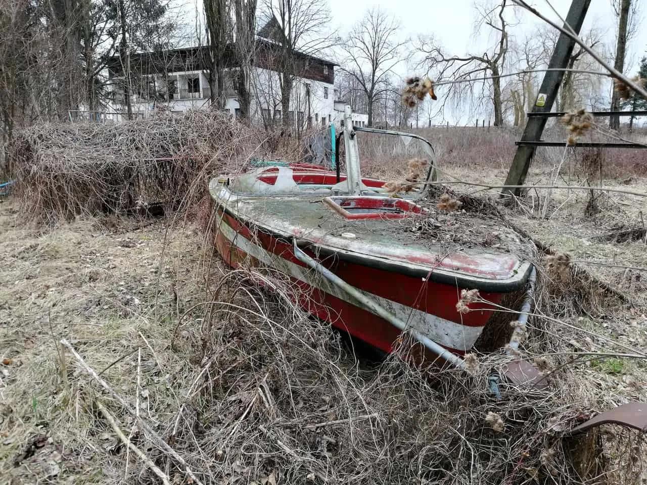 Zdjęcie opuszczonego miejsca: Ośrodek wypoczynkowy WSK Mielec – Wola Zdakowska