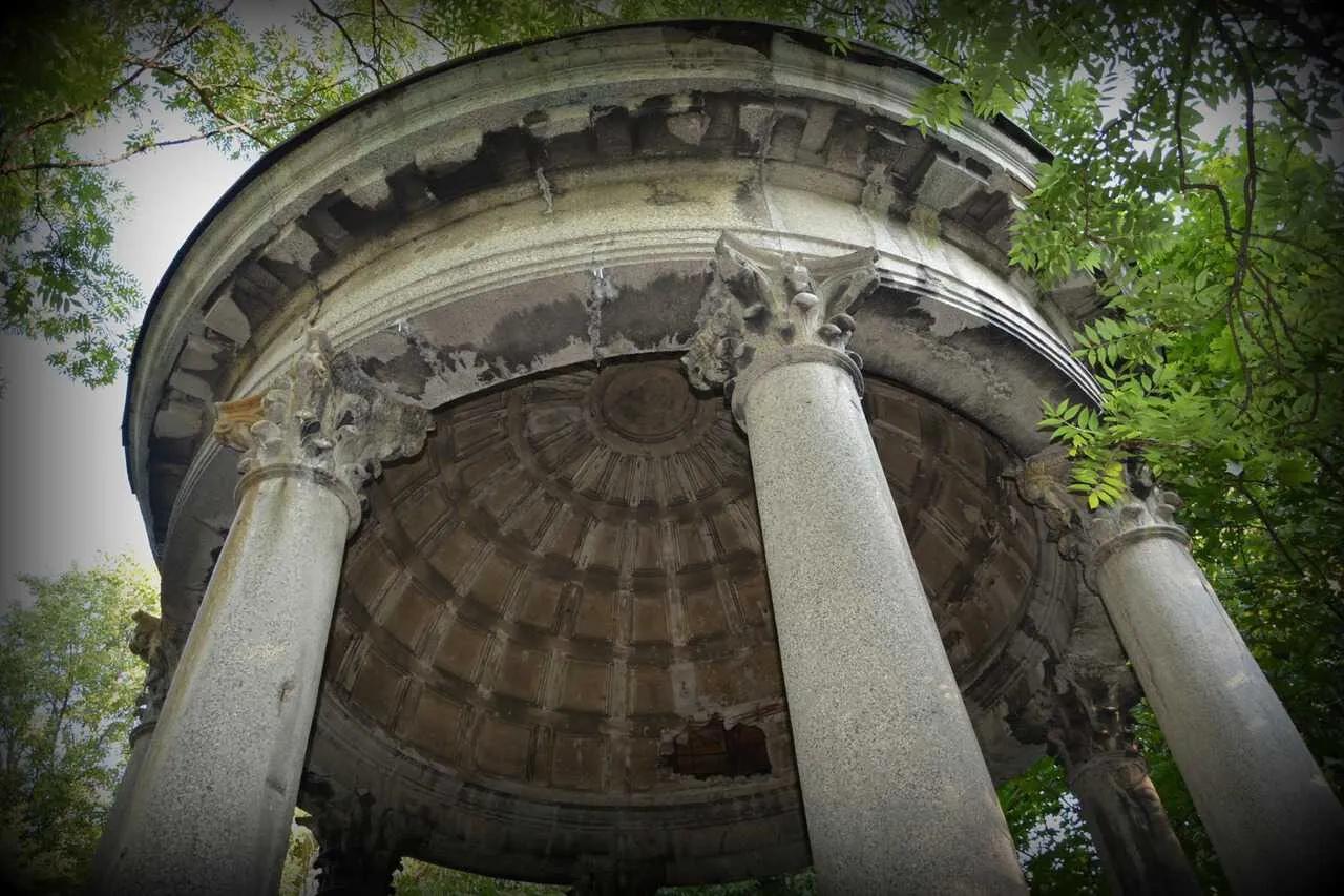 Zdjęcie opuszczonego miejsca: Mauzoleum Mielochów