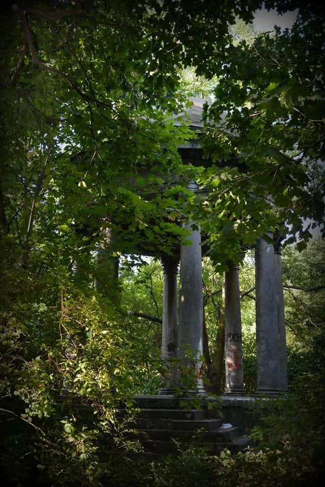 Zdjęcie opuszczonego miejsca: Mauzoleum Mielochów