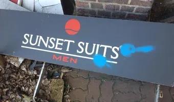Zdjęcie opuszczonego miejsca: Opuszczony zakład Sunset Suits