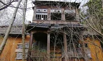 Zdjęcie opuszczonego miejsca: Opuszczony dom z lokatorem