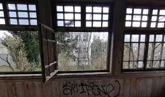 Zdjęcie opuszczonego miejsca: Opuszczony dom z lokatorem