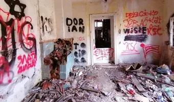 Zdjęcie opuszczonego miejsca: Opuszczony dom z lokatorem