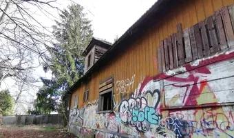 Zdjęcie opuszczonego miejsca: Opuszczony dom z lokatorem