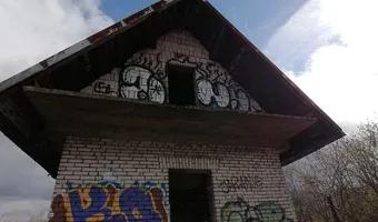 Zdjęcie opuszczonego miejsca: Niedokończony domek letniskowy