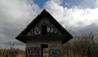 Zdjęcie opuszczonego miejsca: Niedokończony domek letniskowy