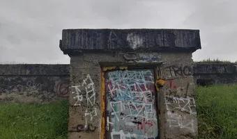 Zdjęcie opuszczonego miejsca: Opuszczony dom z mniejszym budynkiem