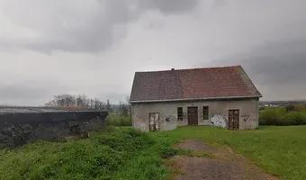 Zdjęcie opuszczonego miejsca: Opuszczony dom z mniejszym budynkiem