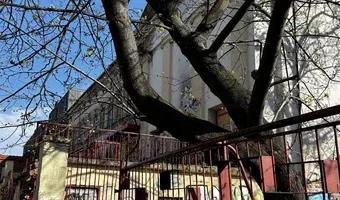 Zdjęcie opuszczonego miejsca: Opuszczona kamienica z restauracją