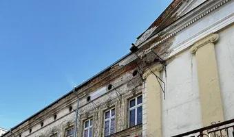 Zdjęcie opuszczonego miejsca: Opuszczona kamienica z restauracją