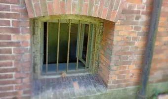 Zdjęcie opuszczonego miejsca: Fort pancerny pomocniczy 53a „Winnica”