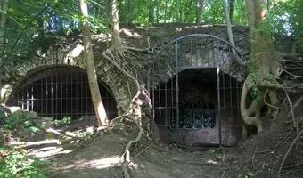 Zdjęcie opuszczonego miejsca: Opuszczona jednostka wojskowa i ruiny fortu