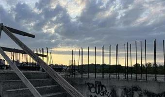 Zdjęcie opuszczonego miejsca: Niedokończony ośrodek dla emerytowanych policjantów.