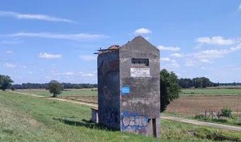 Zdjęcie opuszczonego miejsca: Opuszczony budynek przy jeziorze Turawskim