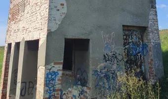 Zdjęcie opuszczonego miejsca: Opuszczony budynek przy jeziorze Turawskim