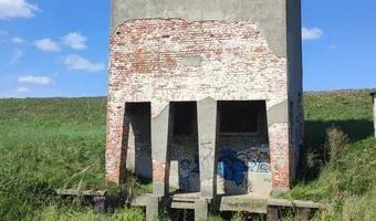 Zdjęcie opuszczonego miejsca: Opuszczony budynek przy jeziorze Turawskim