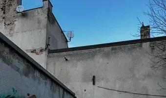 Zdjęcie opuszczonego miejsca: Opuszczona kamienica ze spalonym dachem