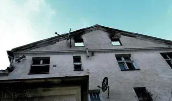 Zdjęcie opuszczonego miejsca: Opuszczona kamienica ze spalonym dachem