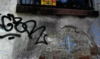 Zdjęcie opuszczonego miejsca: Opuszczona kamienica ze spalonym dachem