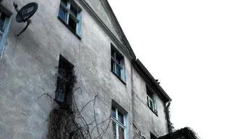 Zdjęcie opuszczonego miejsca: Opuszczona kamienica ze spalonym dachem