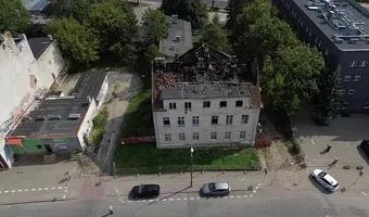 Zdjęcie opuszczonego miejsca: Opuszczona kamienica ze spalonym dachem