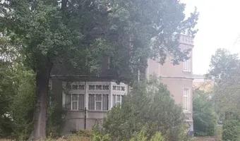 Zdjęcie opuszczonego miejsca: Opuszczona willa wojska polskiego.