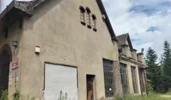 Zdjęcie opuszczonego miejsca: Opuszczona kasa biletowa.