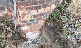 Zdjęcie opuszczonego miejsca: Komin dawnej odlewni żeliwa