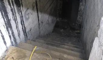 Zdjęcie opuszczonego miejsca: Opuszczony schron przy ulicy wszystkich świętych.