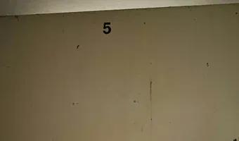 Zdjęcie opuszczonego miejsca: Opuszczona przychodnia wojskowa.