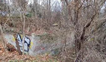 Zdjęcie opuszczonego miejsca: Opuszczone ruiny domu i stodoła.