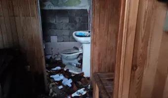 Zdjęcie opuszczonego miejsca: Opuszczony dom w łupstychu