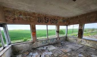 Zdjęcie opuszczonego miejsca: Opuszczona nastawnia PKP, Kuniów