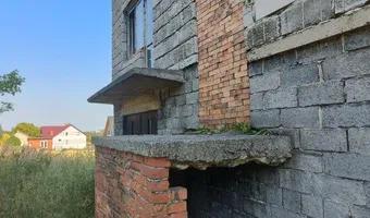 Zdjęcie opuszczonego miejsca: Piętrowy dom Chrosna