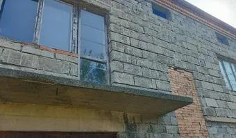 Zdjęcie opuszczonego miejsca: Piętrowy dom Chrosna