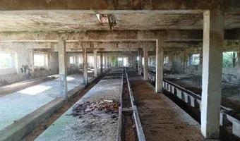 Zdjęcie opuszczonego miejsca: Opuszczony budynek w wielkich łąkach