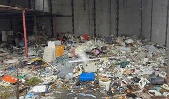 Zdjęcie opuszczonego miejsca: OPUSZCZONY SKLEP Z PŁYTKAMI