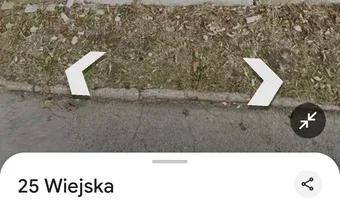 Zdjęcie opuszczonego miejsca: Opuszczony dom z ciagnikiem